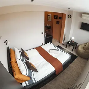  Apartment 5 Corners