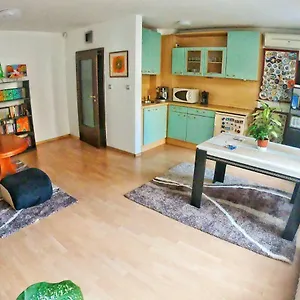  Apartment Art31